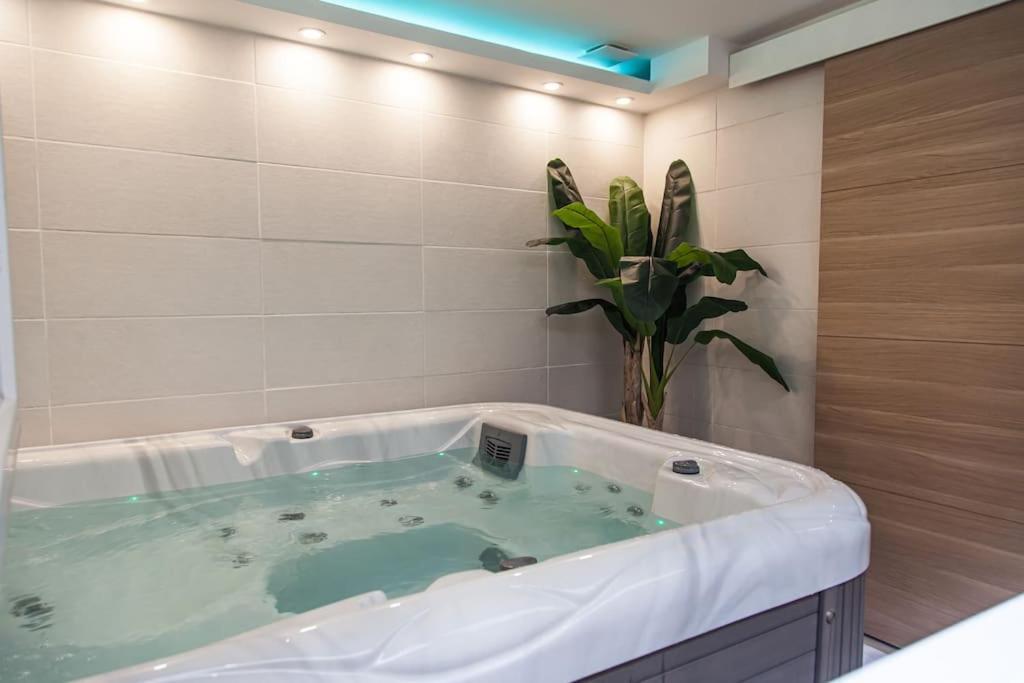 L'Escapade-Hypercentre-Parking Prive-Refait A Neuf Apartment Châteauroux Екстериор снимка